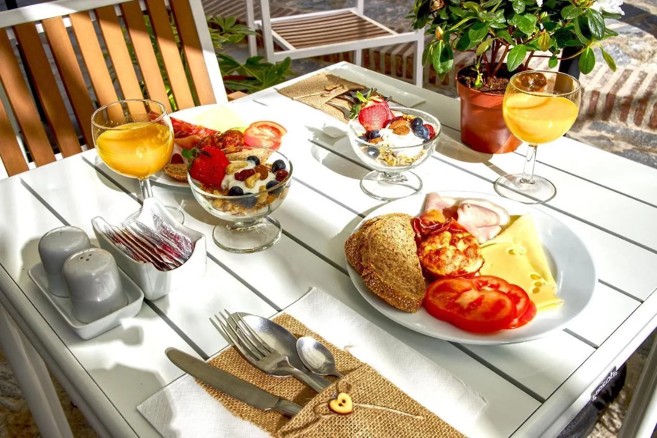 La Vieja Botica Bed & Breakfast Canillas de Aceituno