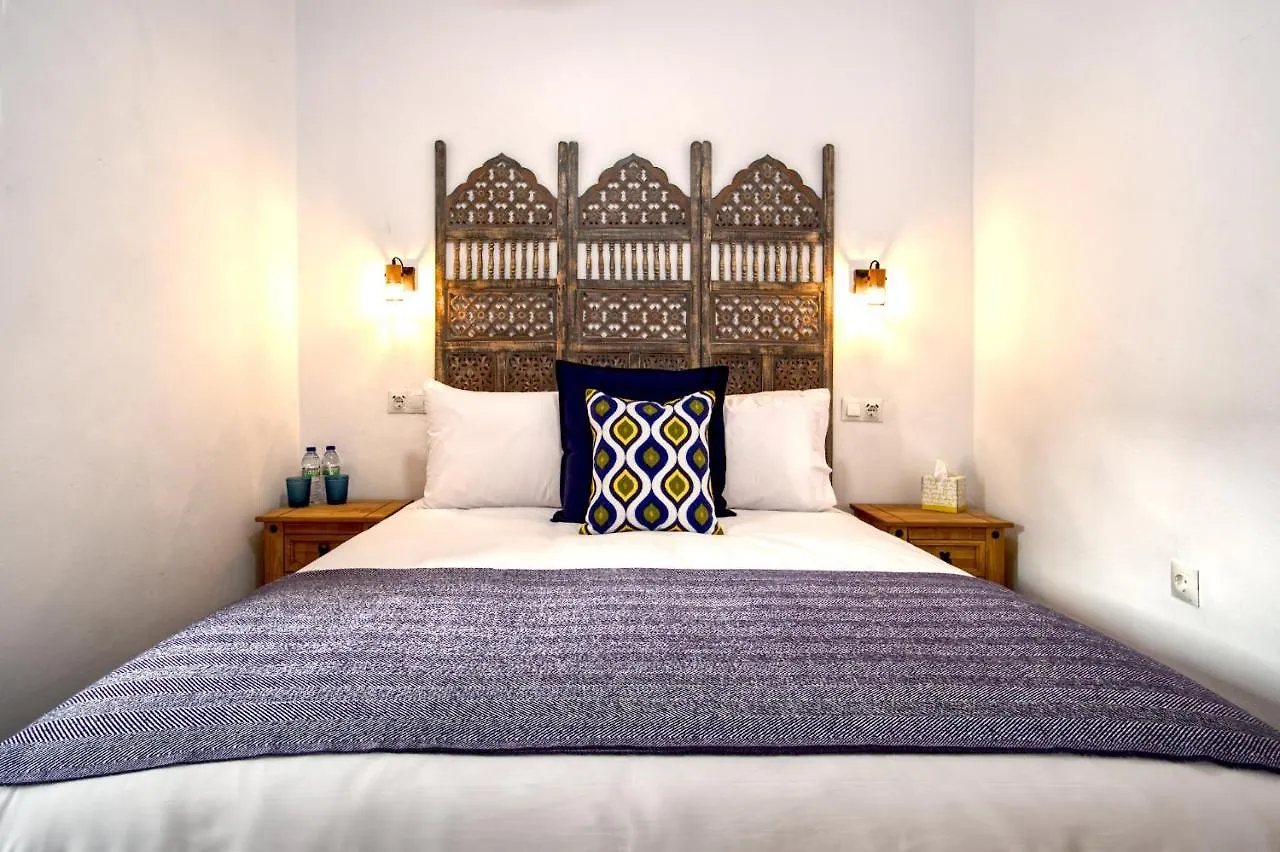 La Vieja Botica Bed & Breakfast Canillas de Aceituno 0*,